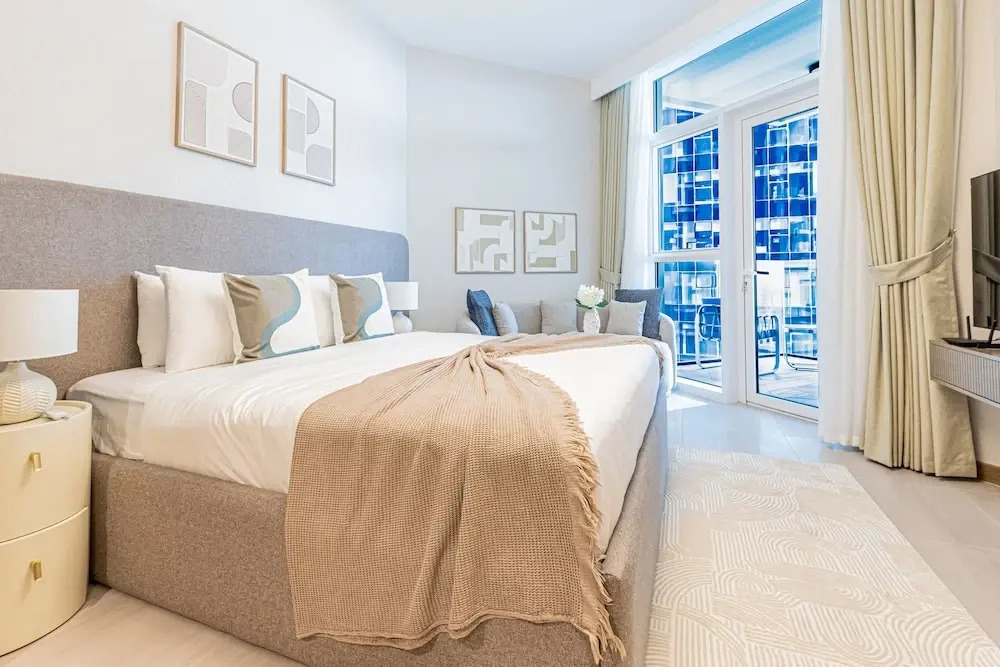 Minimalist Luxe Studio in the City