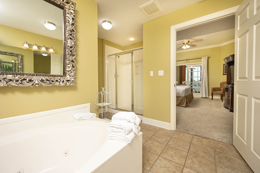 Phoenix West 2604 3 Bedroom Condo