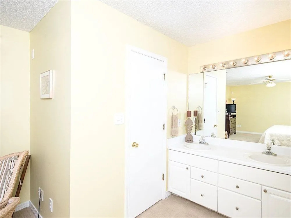 28561 Canal Rd Condo by RedAwning