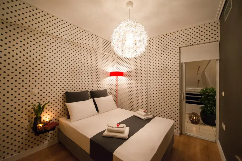 Ma Maison Nο 2, Luxury Central Suite with Parking, 15' to Acropolis by Metro, 1' from Metro