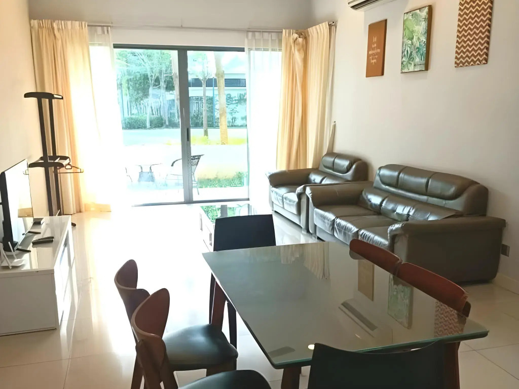 Sunset Seaview Vacation Condos @ IMAGO Shopping Mall
