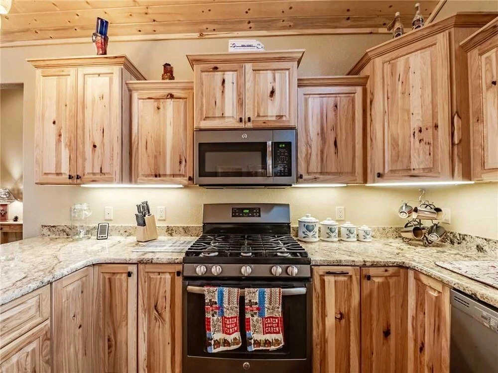 Heavenly Pines - Three Bedroom Cabin with Hot Tub