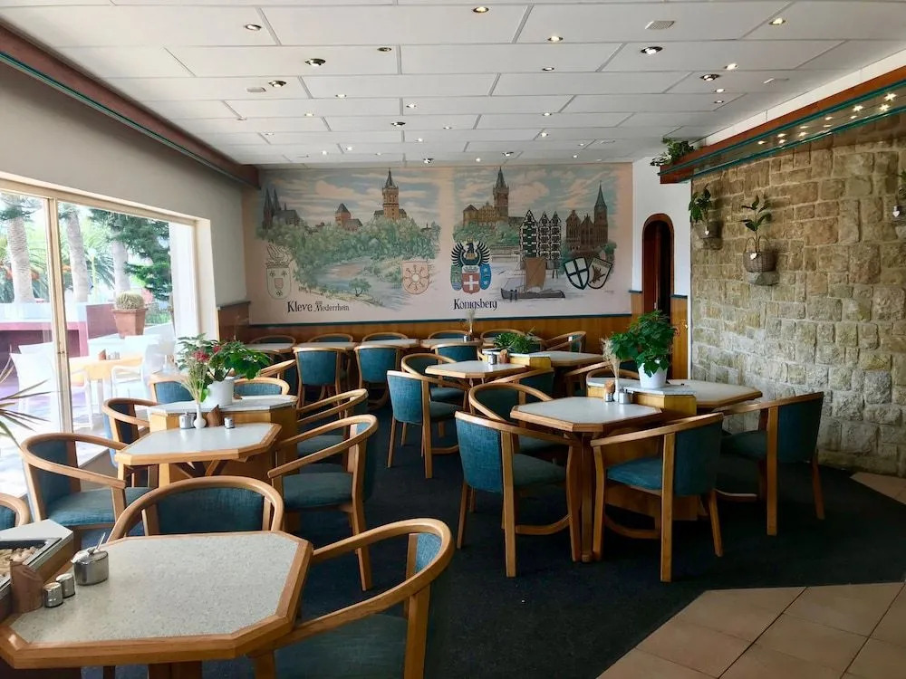 Hotel Schweizerhaus/Cafe Anton