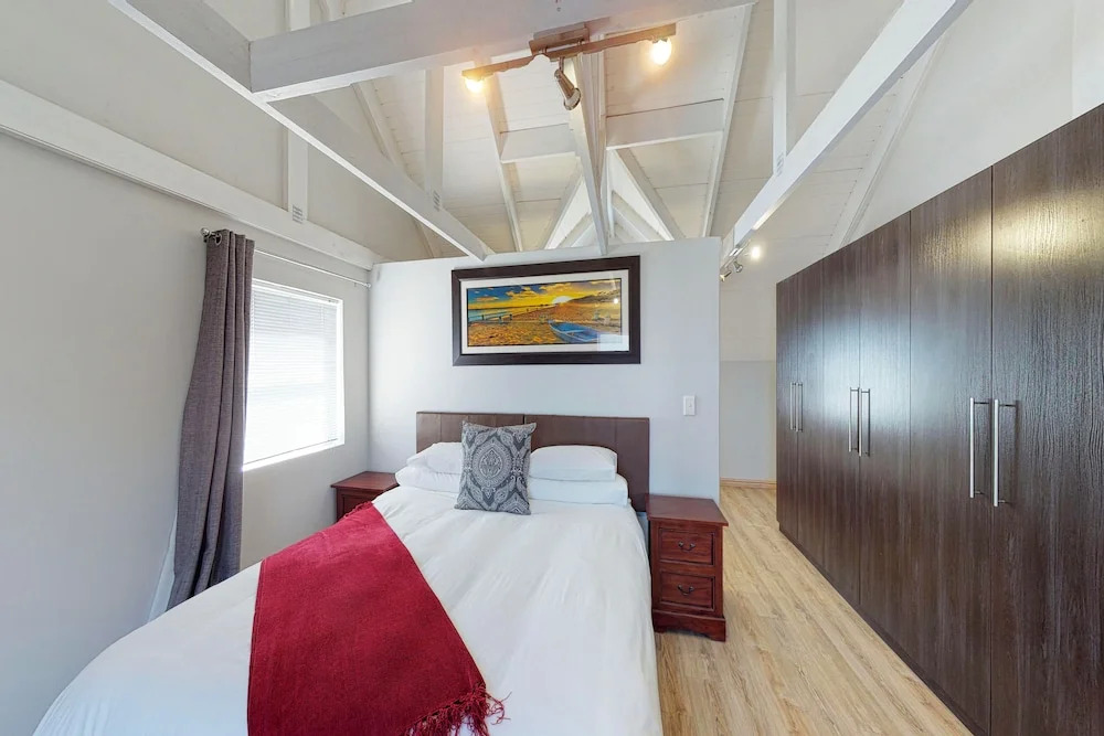 Hermanus Longboat Sea Cottage