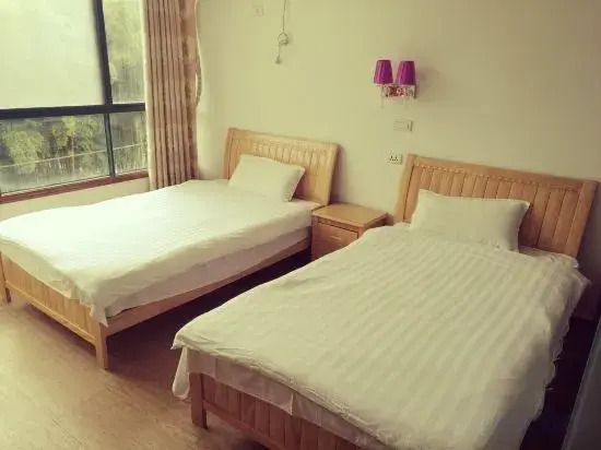 Luotian Yunhai Mountain Villa