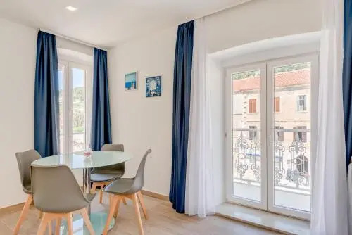 Apartments Villa Tudor