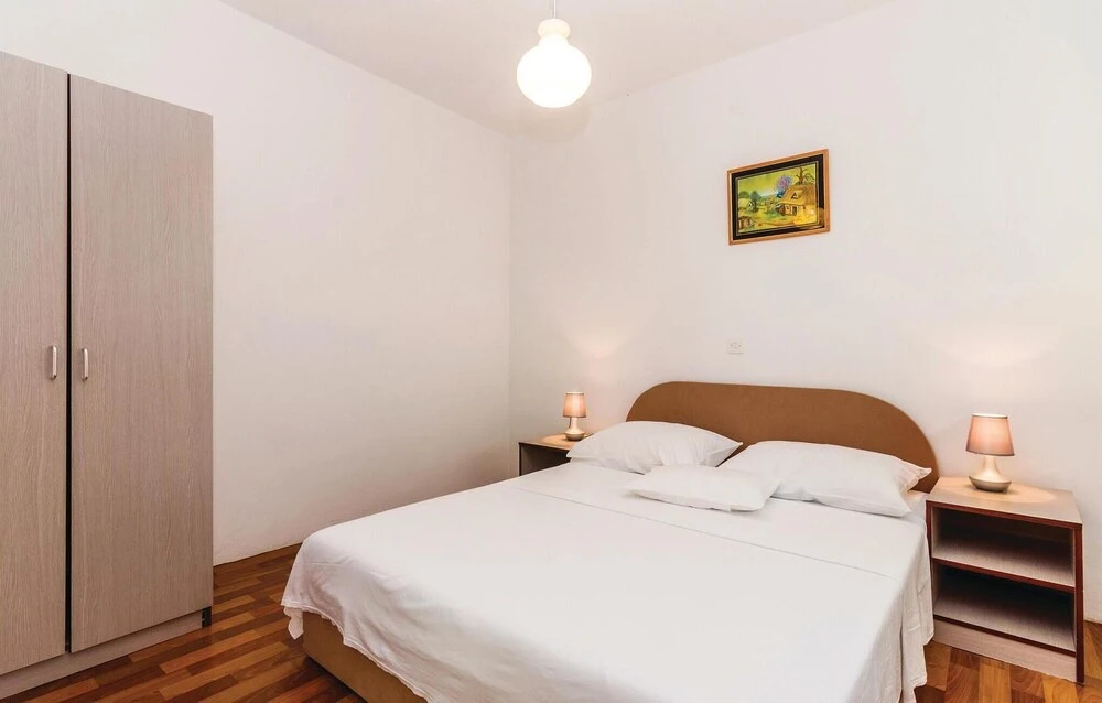 Stunning Apartment in Rovanjska With 3 Bedrooms
