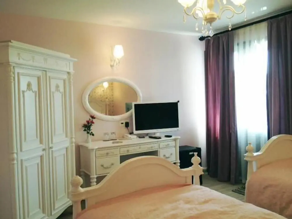 Riva's Club Hotel