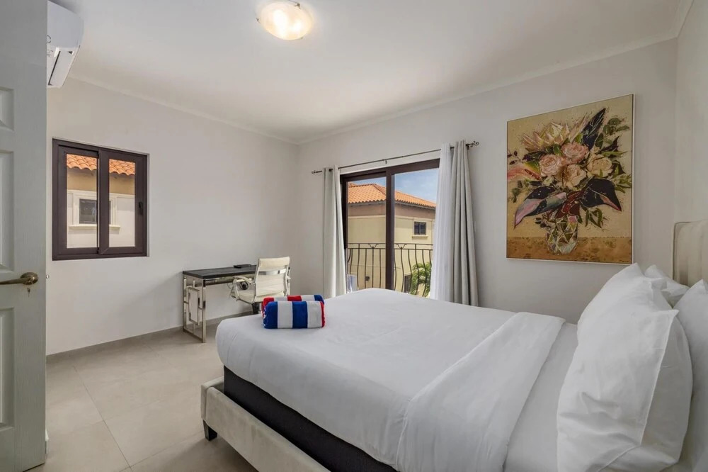 NEW Modern 2 Bedroom Townhome Gold Coast