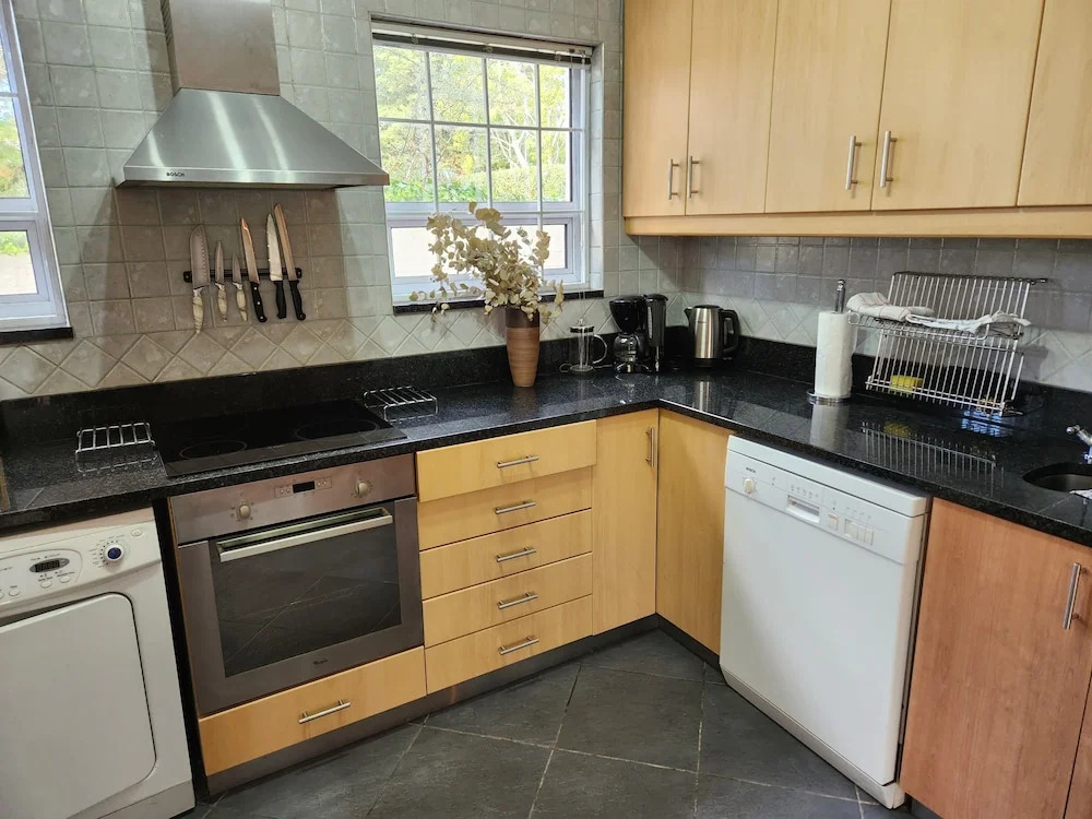 Charming fully fitted double storey Cottage near Constantia Village
