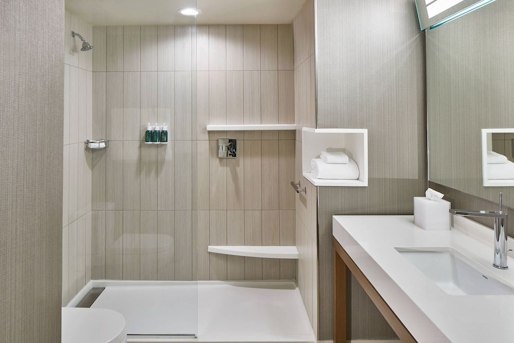 Courtyard by Marriott Baltimore Downtown/McHenry Row