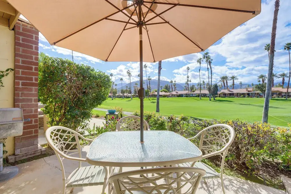 Palm Desert Condo w/ Patio & Golf Course Views