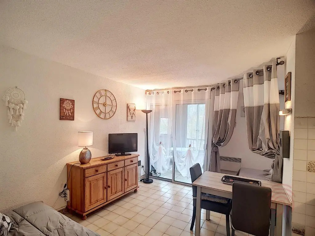 Appartement Lamalou-les-Bains, 1 pièce, 2 personnes - FR-1-451-100