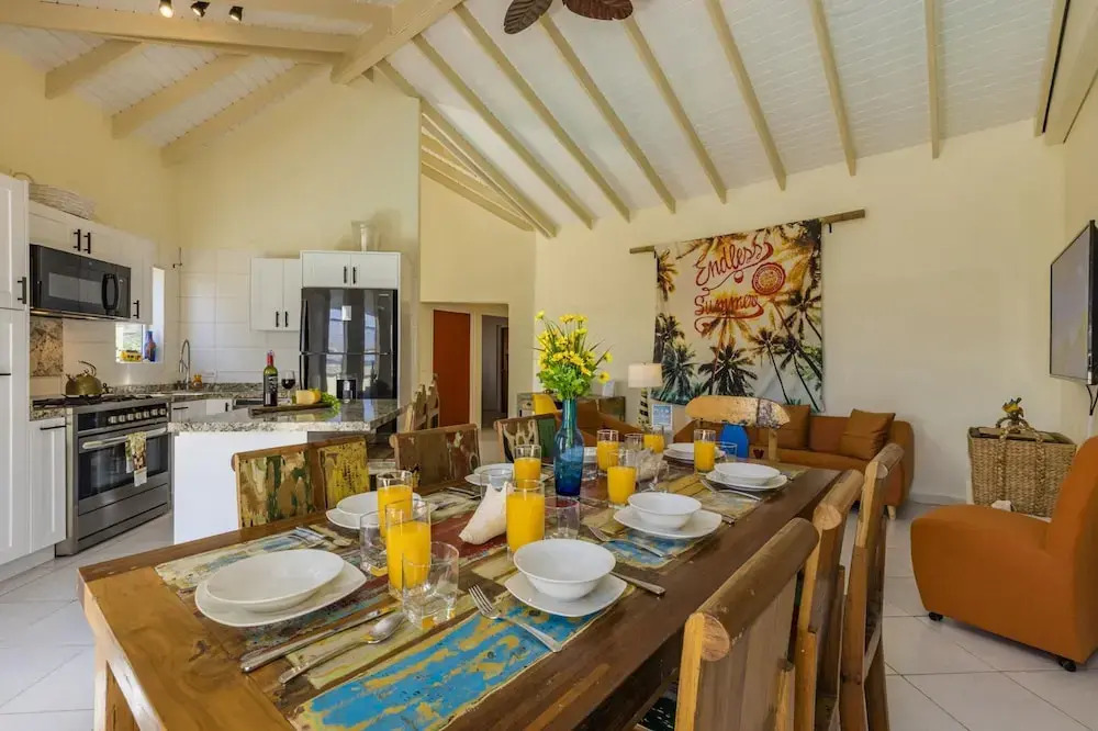 Spacious 7BR 6BA Villa 2 Pools Walktobeach