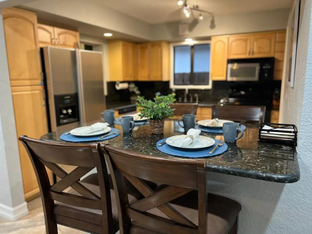 Stunning 3-bed House in Hollywood With hot tub