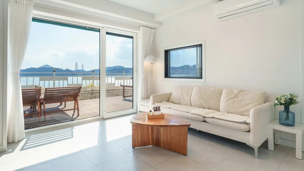 Yeosu Jangsuri Poolvilla&Spa Pension