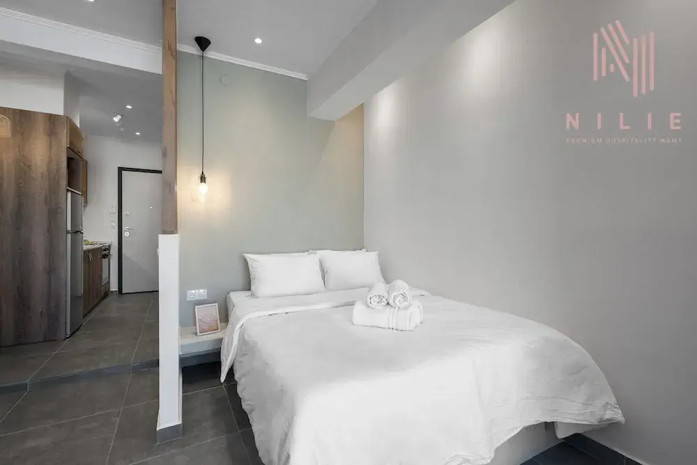 Venus, Nilie Hospitality MGMT