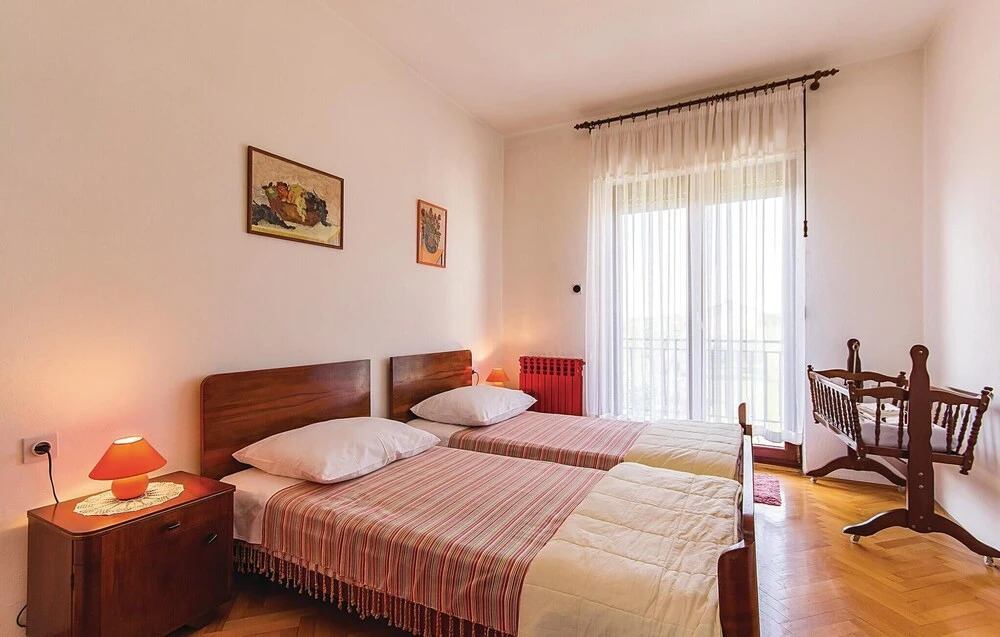 Amazing Home in Marcana With Wifi and 6 Bedrooms