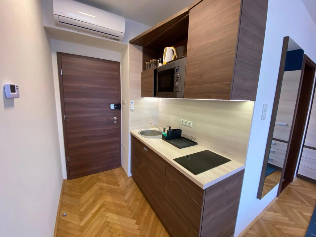 Frank & Fang Apartments MK1