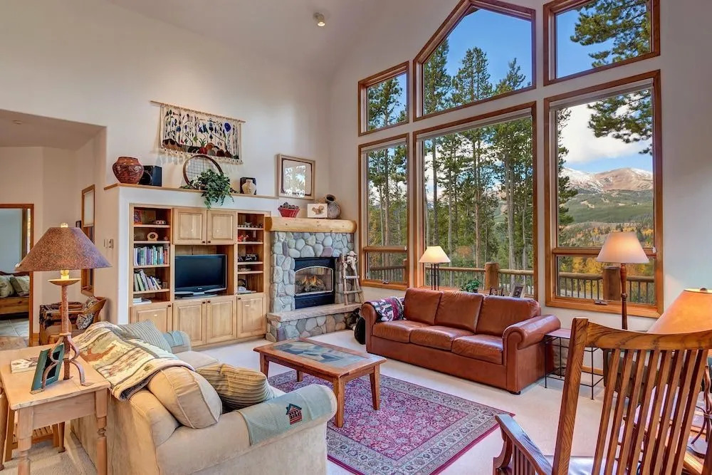 Ten Mile Lodge