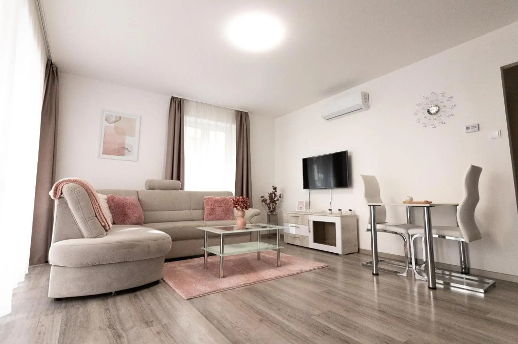 SunSuite Szeged