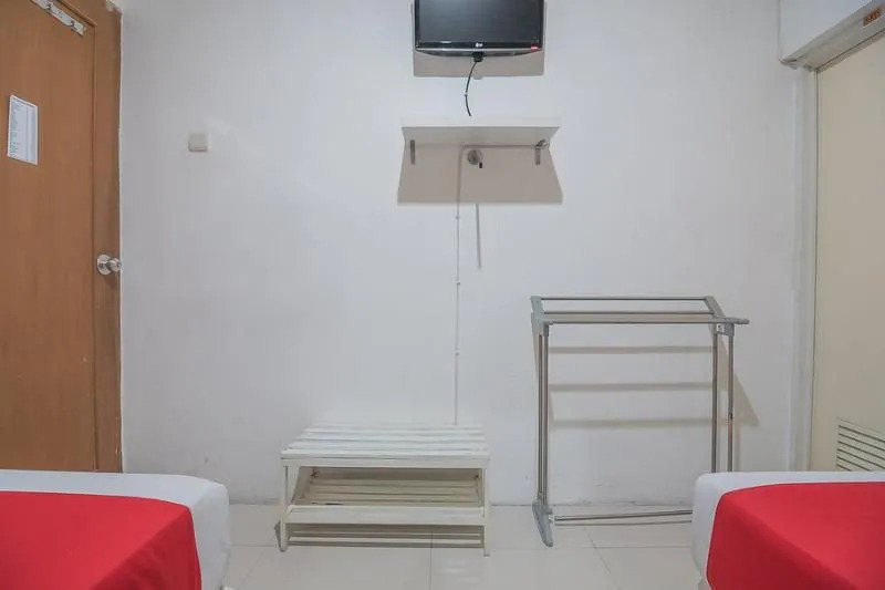 RedDoorz near Politeknik Ilmu Pelayaran 2