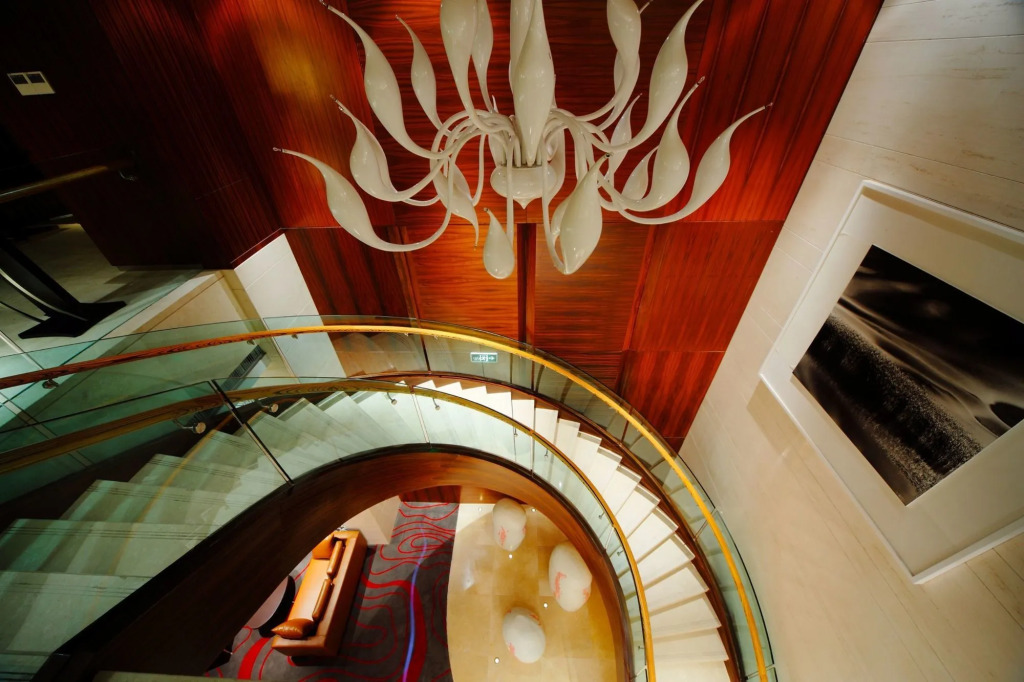 DW Hotel
