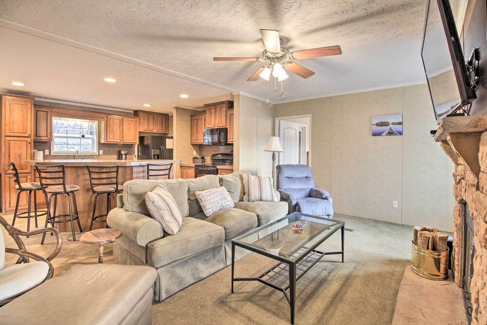 Family Lake Retreat w/ Screened Deck