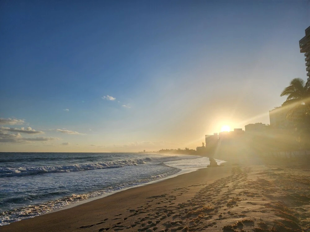 Gorgeous 1-Bedroom Beachside Suite