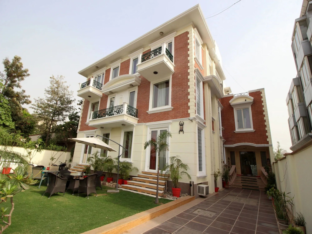 Hotel Good Care by OYO Rooms