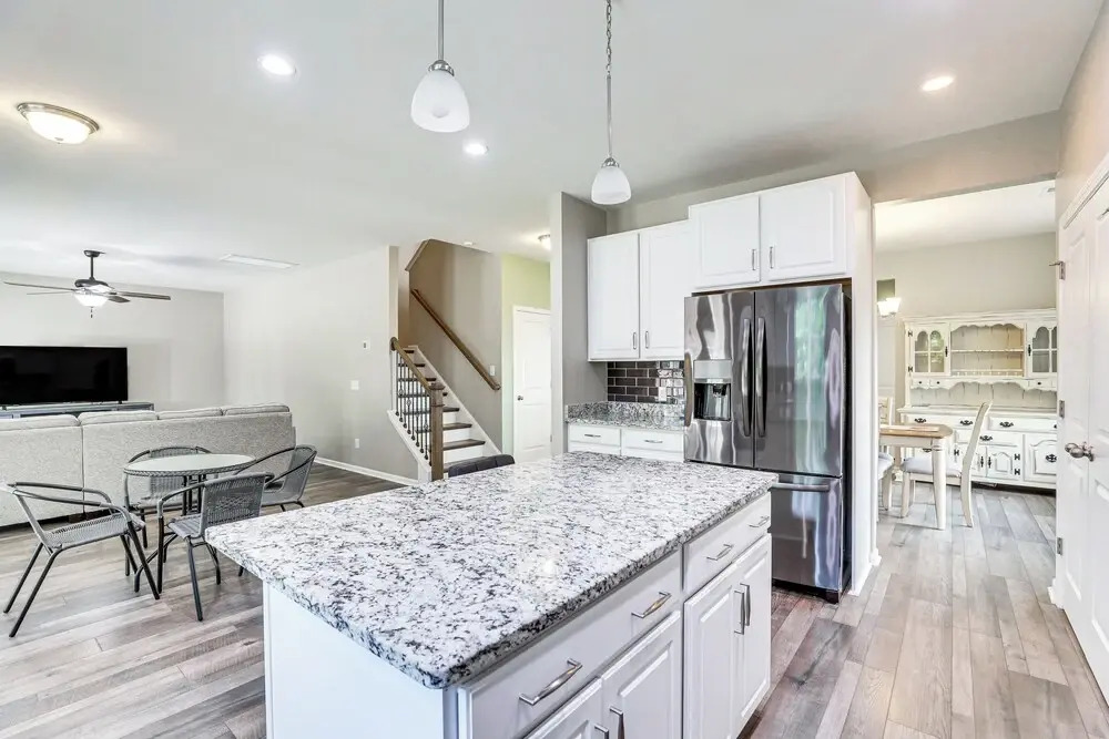 Pet-friendly Ladson Home: 23 Mi to Charleston!