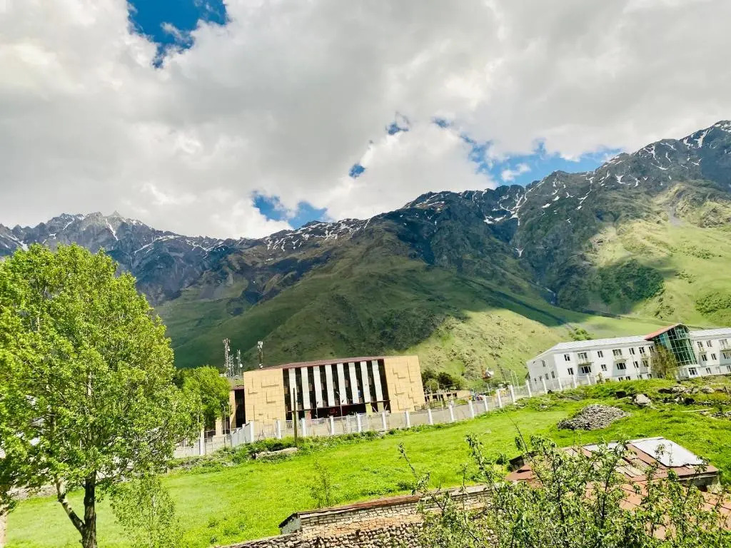 HOTEL KAZBEGI 1963