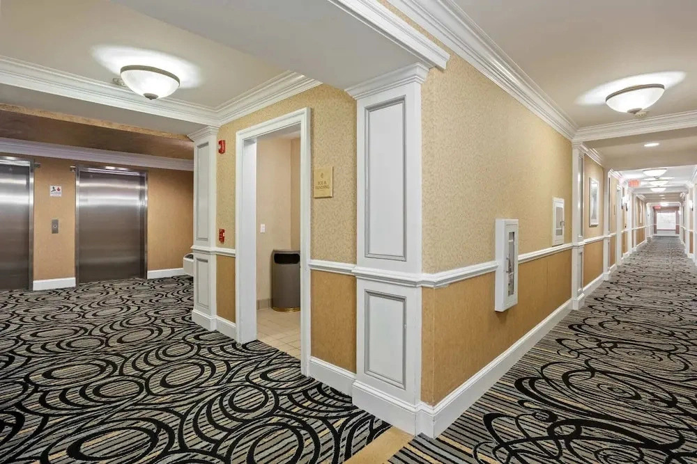 Serene Stay With Amenities & Breakfast bar