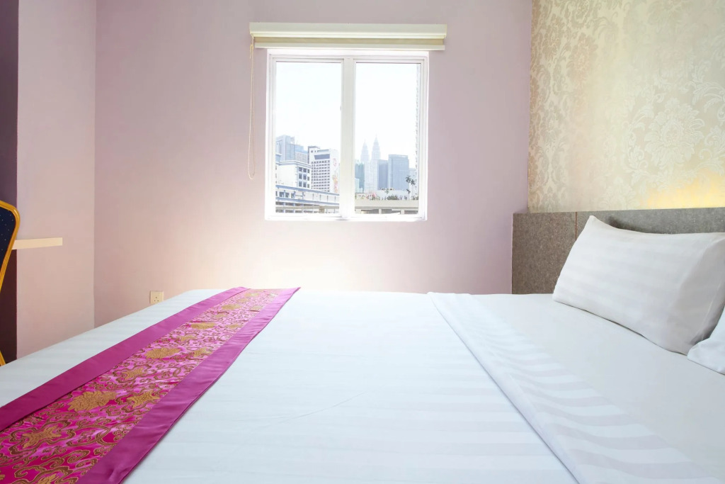 Canary Hotel