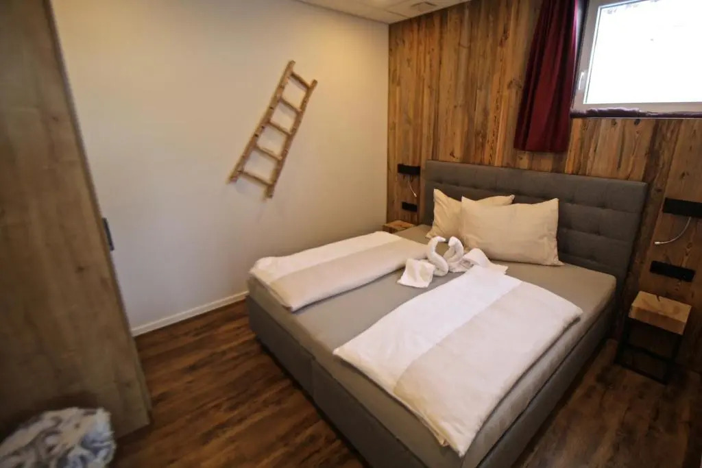 Chalet West
