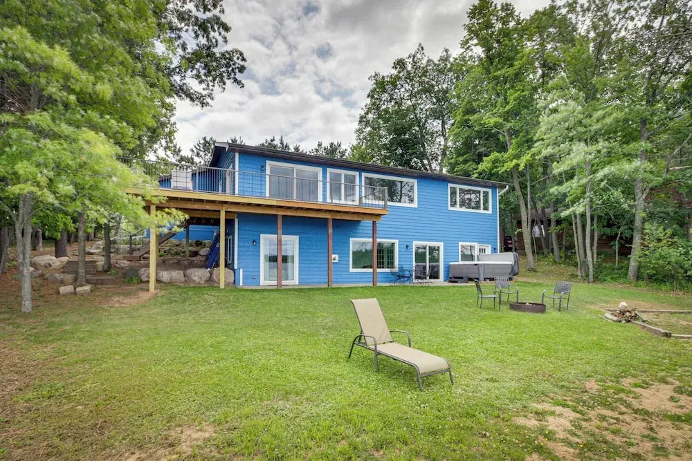 Nisswa Lake Getaway w/ Hot Tub + Kayaks!