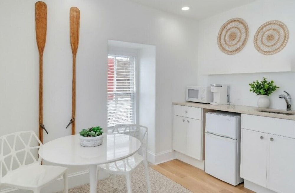 931 Beach Guest House