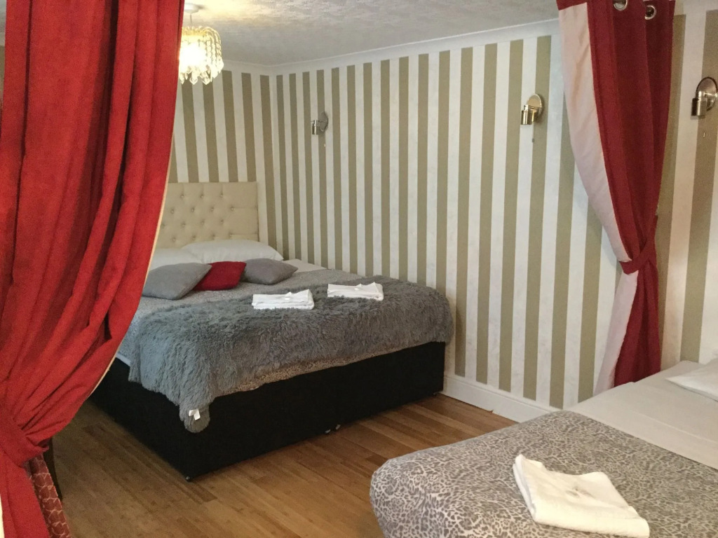 Hamiltons Hotel