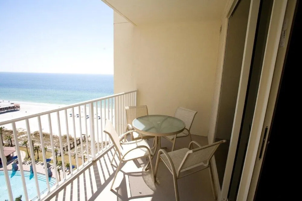 1208 Shores of Panama
