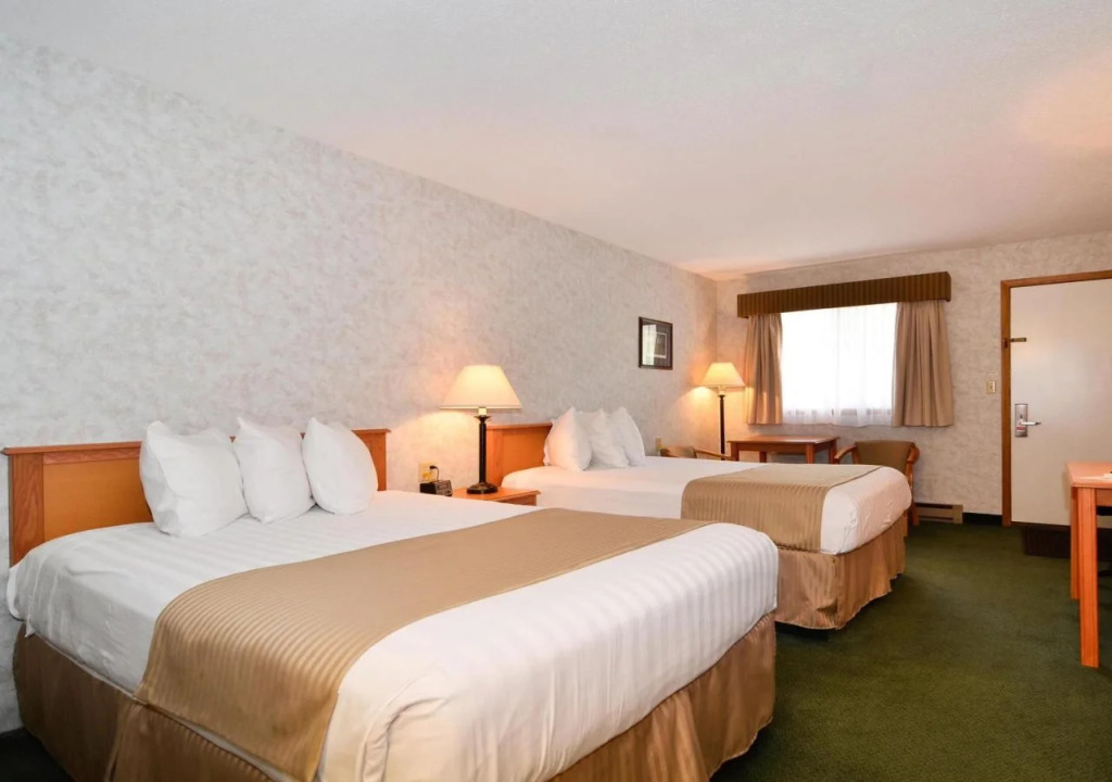 UBar Inn & Suites