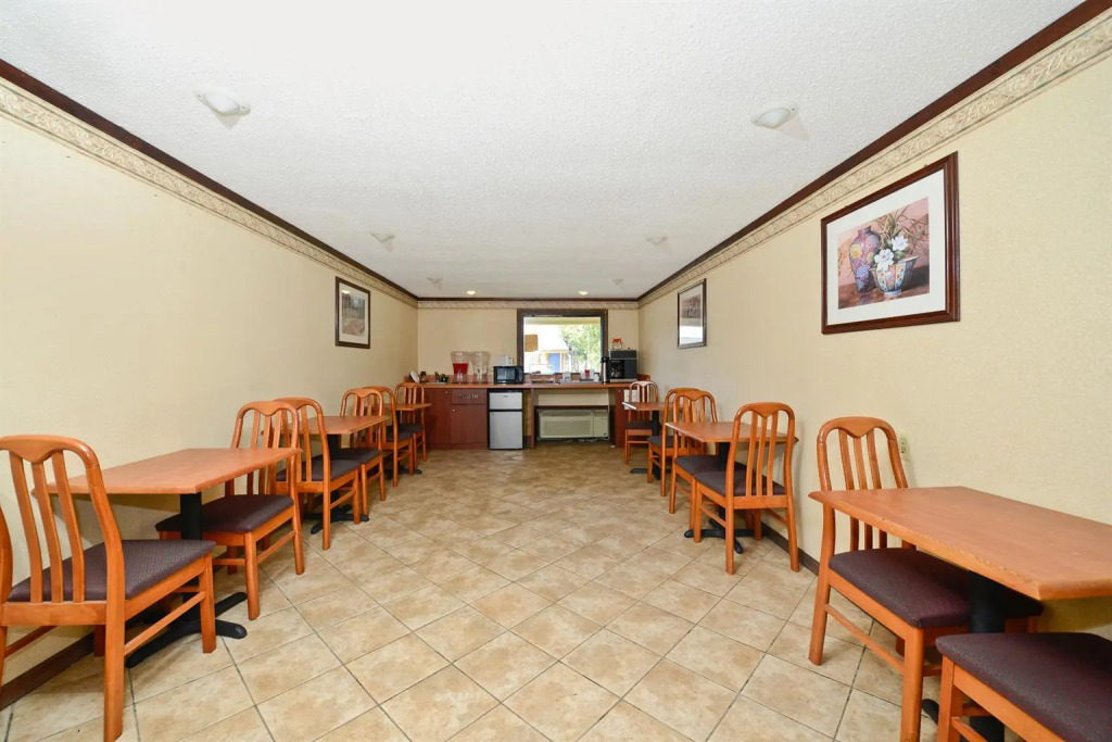 Americas Best Value Inn & Suites Warren Detroit