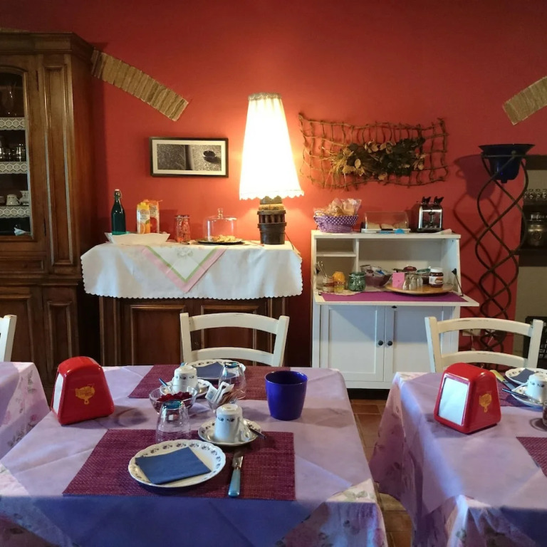 Casale La Pietra Gialla B&B