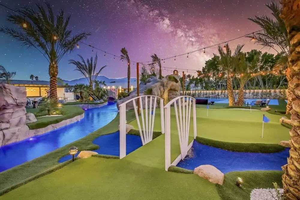 Lazy River Resort Theater Pickleball Game RM