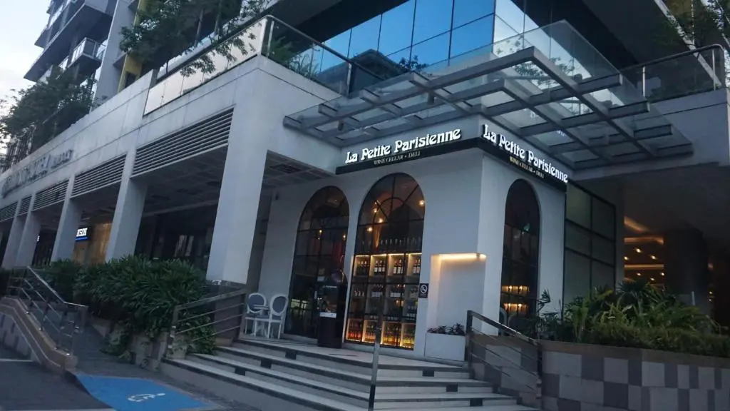 One Palm Tree Villas Near NAIA3