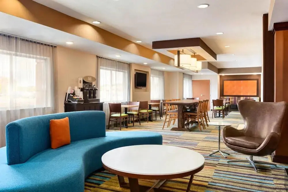 Fairfield Inn & Suites by Marriott Toledo Maumee