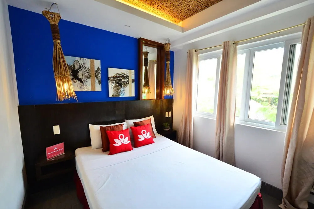 ZEN Rooms Station 1 White Beach