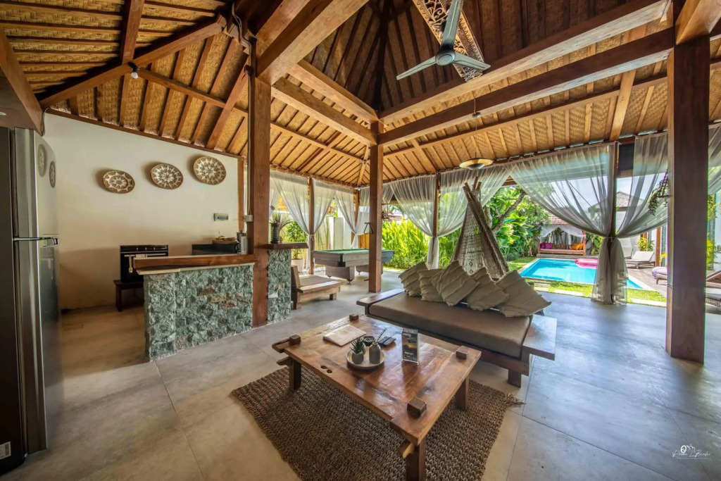 Elvano villa in heart of seminyak and near beach