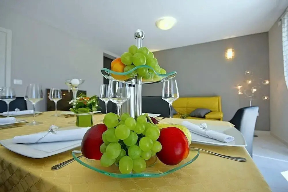 Contemporary Holiday Home in Žbandaj with Swimming Pool