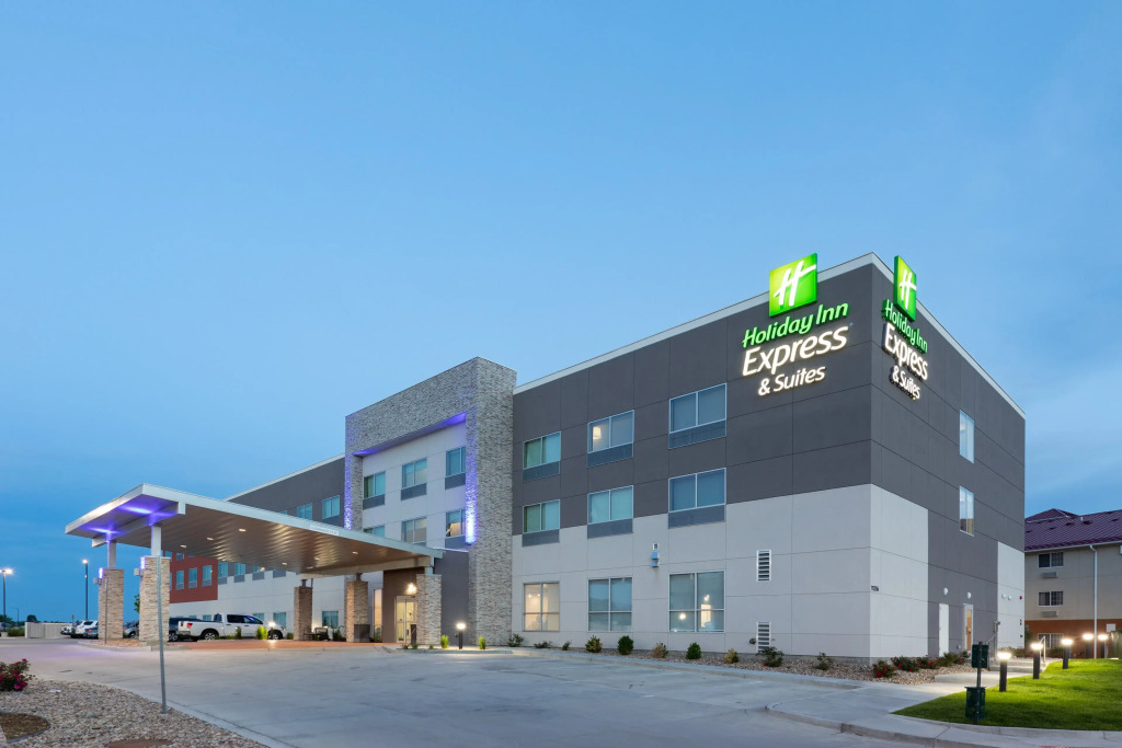 Holiday Inn Express & Suites - Firestone - Longmont by IHG