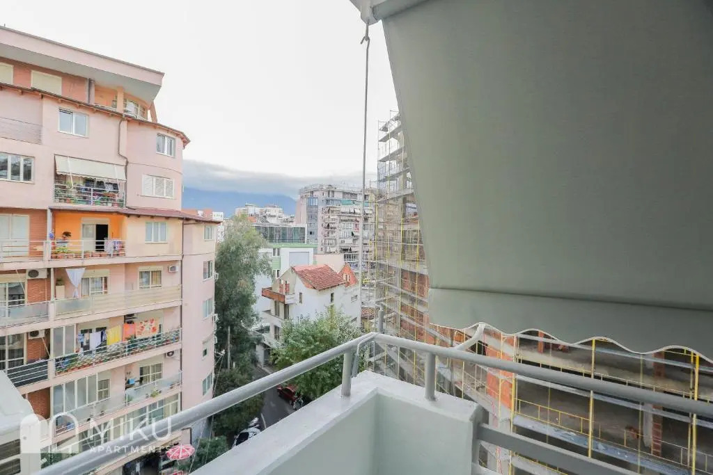 Miku Apartment - LUX 2Bd Apartment At City Center